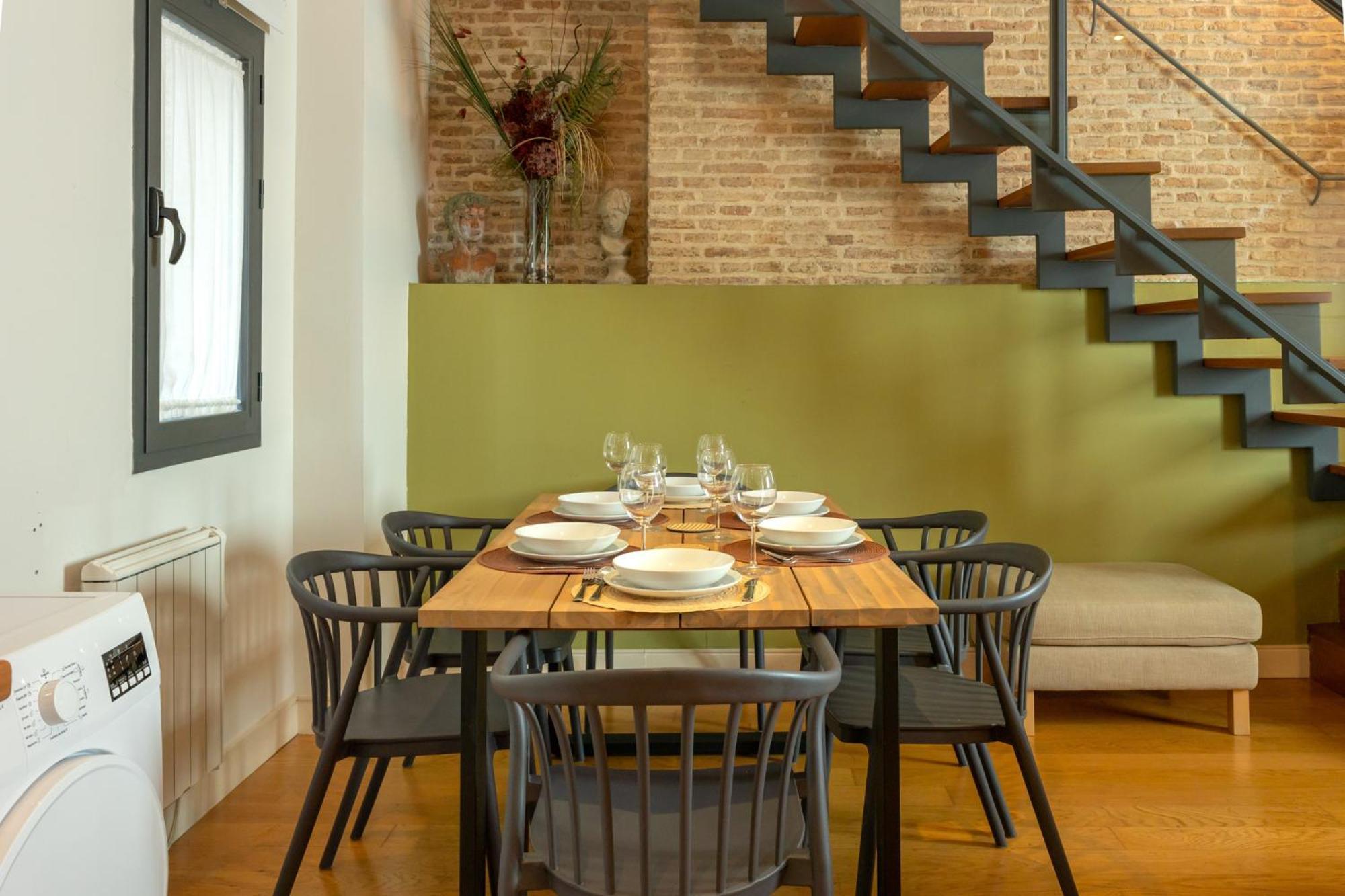 La Maestranza Charming One Or Two Bedrooms Apartments By Ocityzen Séville Extérieur photo
