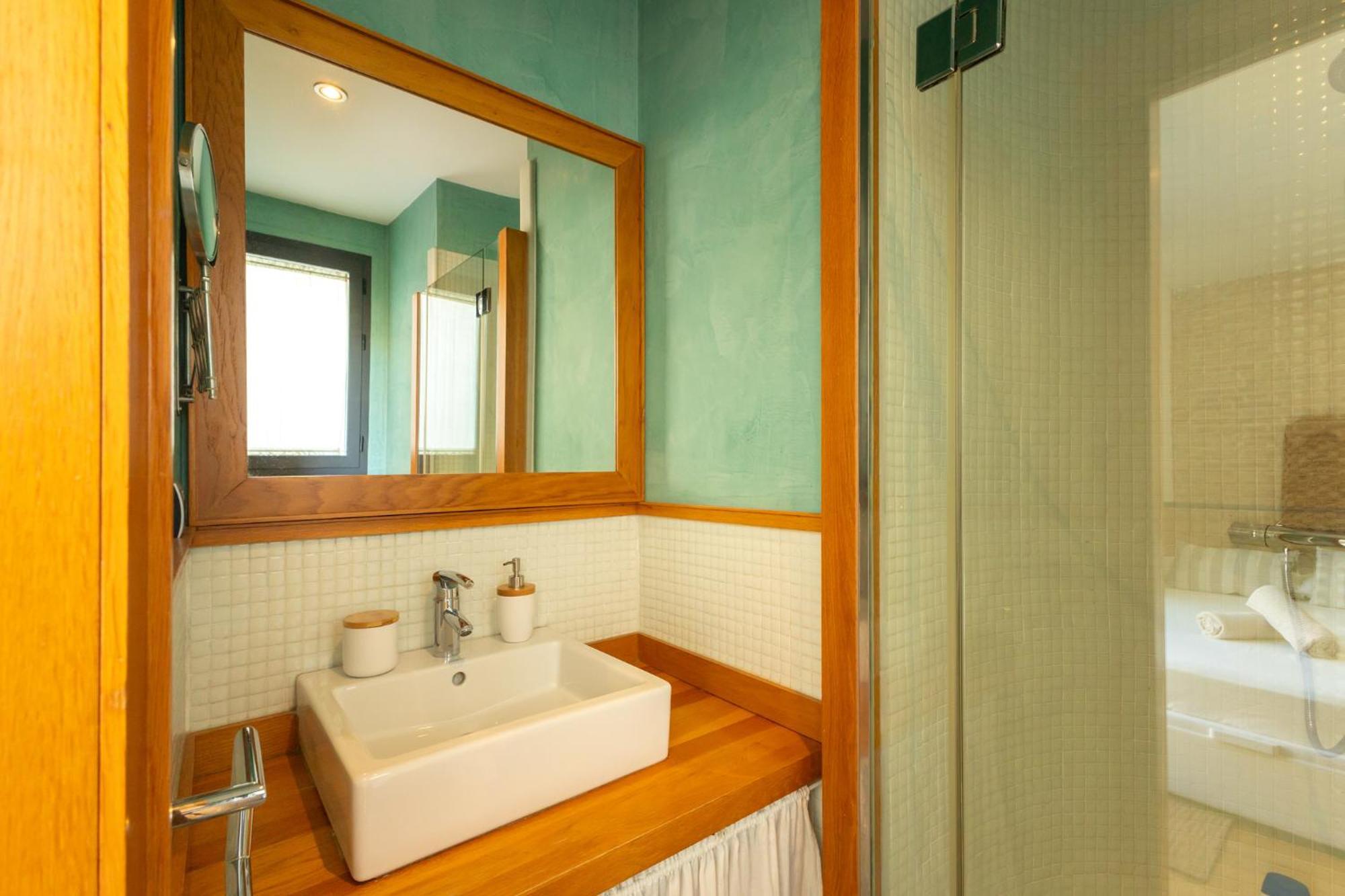 La Maestranza Charming One Or Two Bedrooms Apartments By Ocityzen Séville Extérieur photo