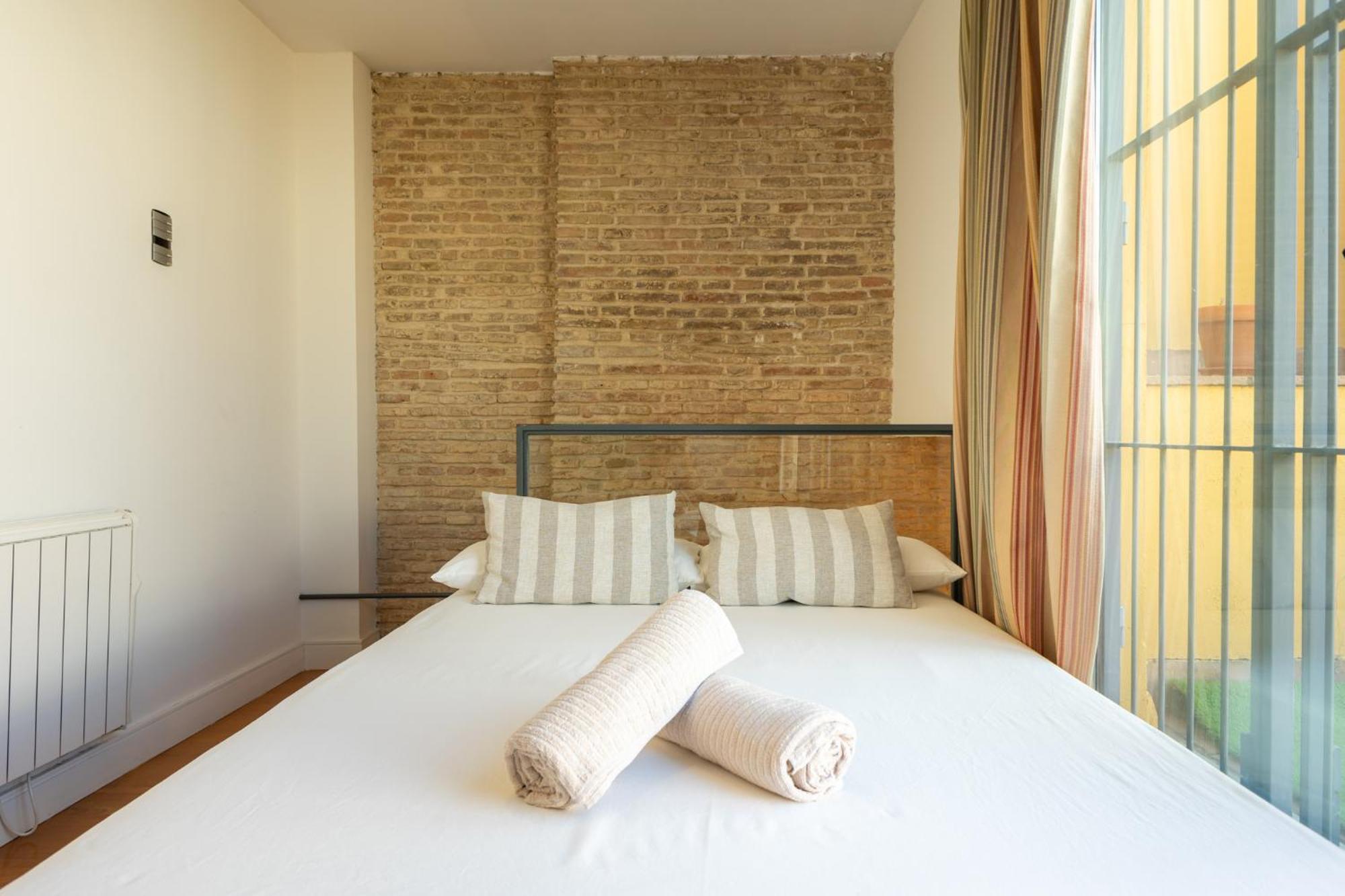 La Maestranza Charming One Or Two Bedrooms Apartments By Ocityzen Séville Extérieur photo