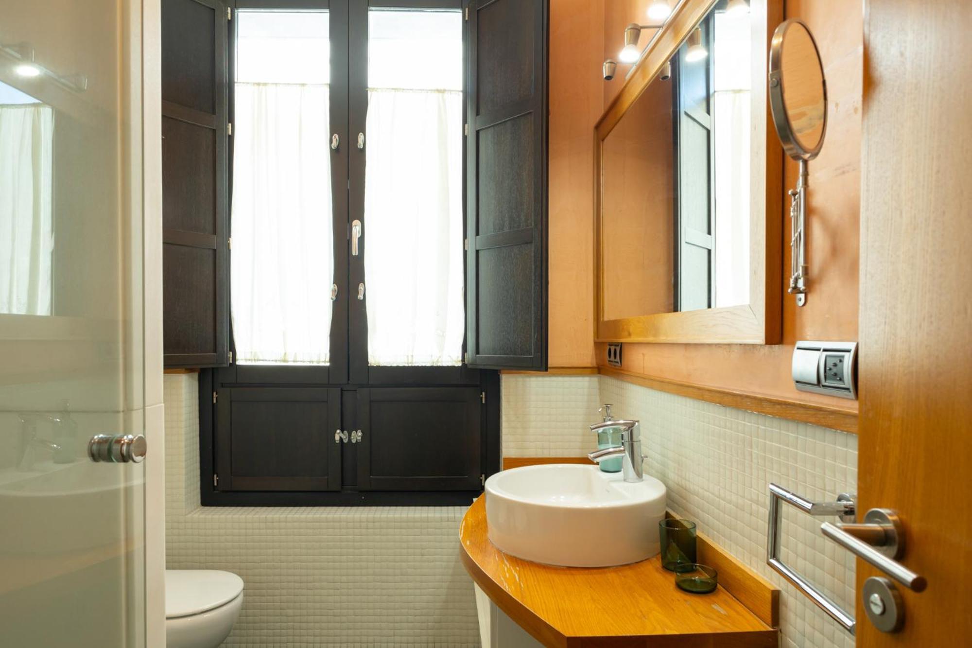 La Maestranza Charming One Or Two Bedrooms Apartments By Ocityzen Séville Extérieur photo