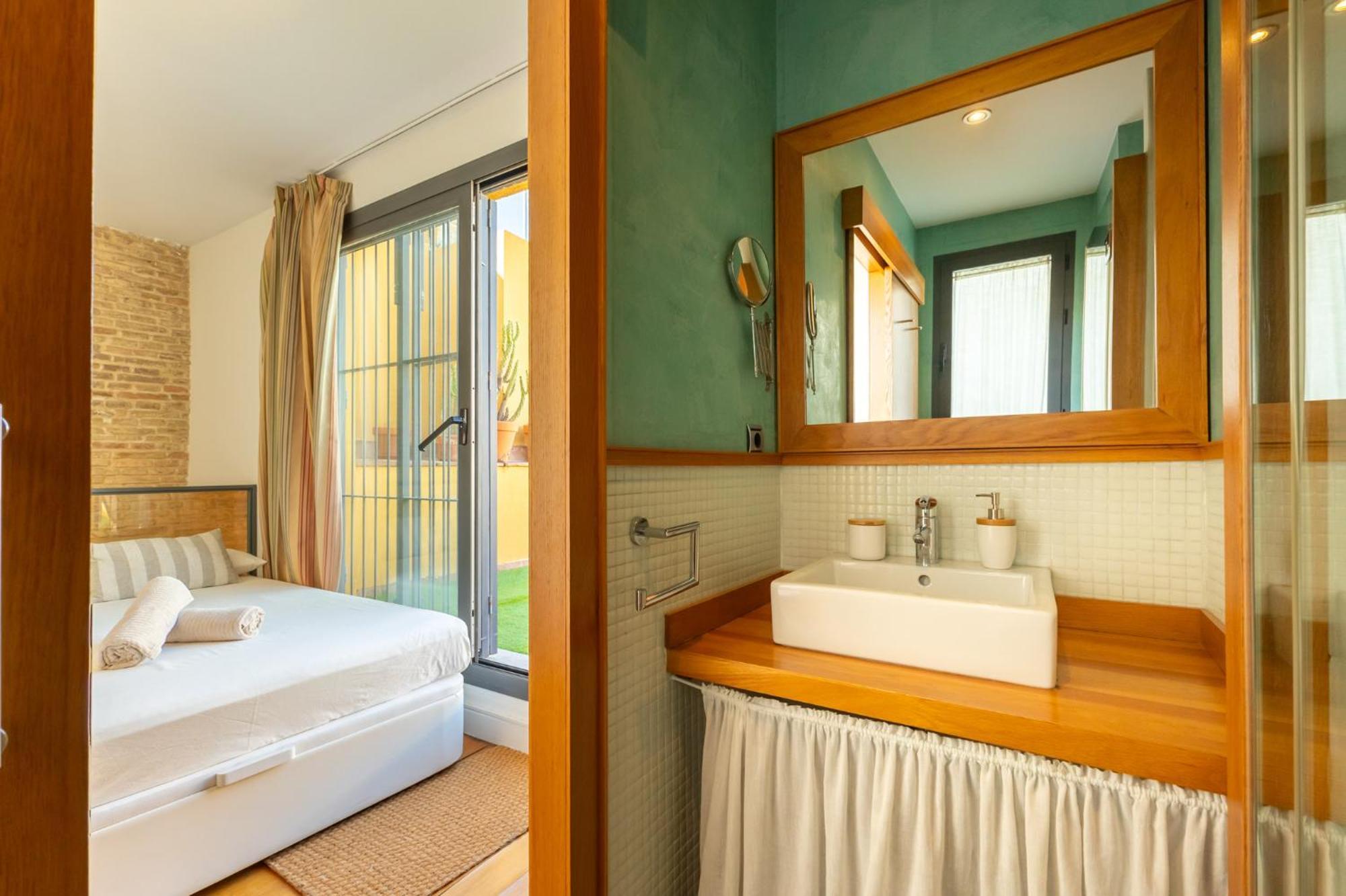 La Maestranza Charming One Or Two Bedrooms Apartments By Ocityzen Séville Extérieur photo