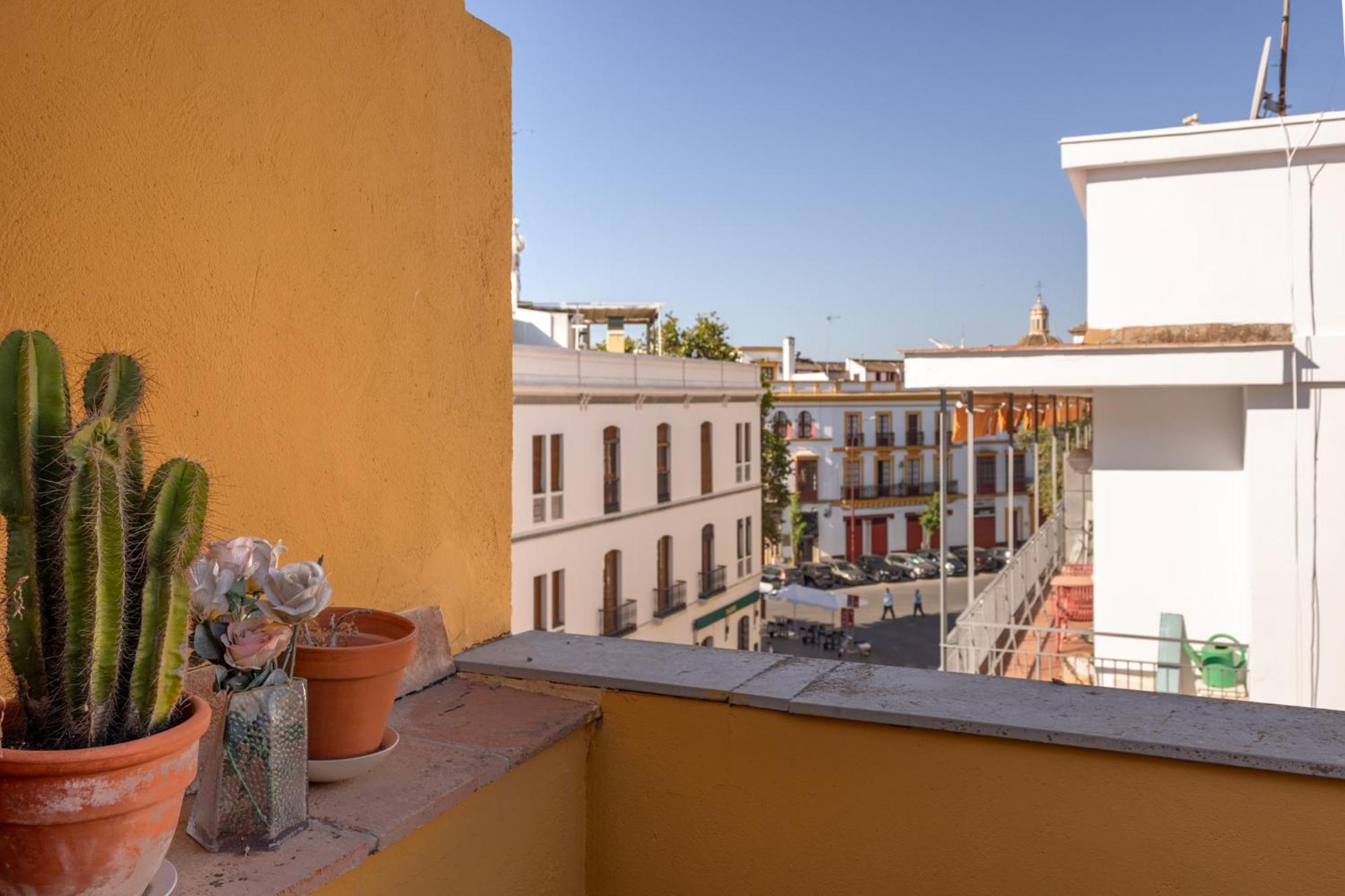 La Maestranza Charming One Or Two Bedrooms Apartments By Ocityzen Séville Extérieur photo