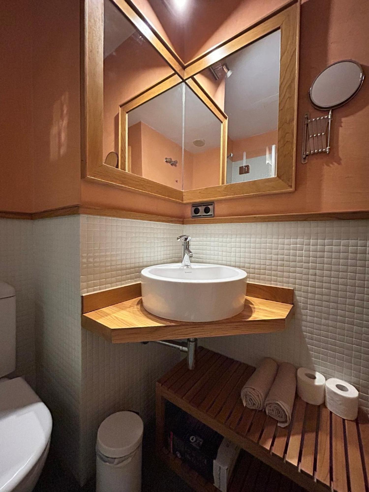 La Maestranza Charming One Or Two Bedrooms Apartments By Ocityzen Séville Extérieur photo